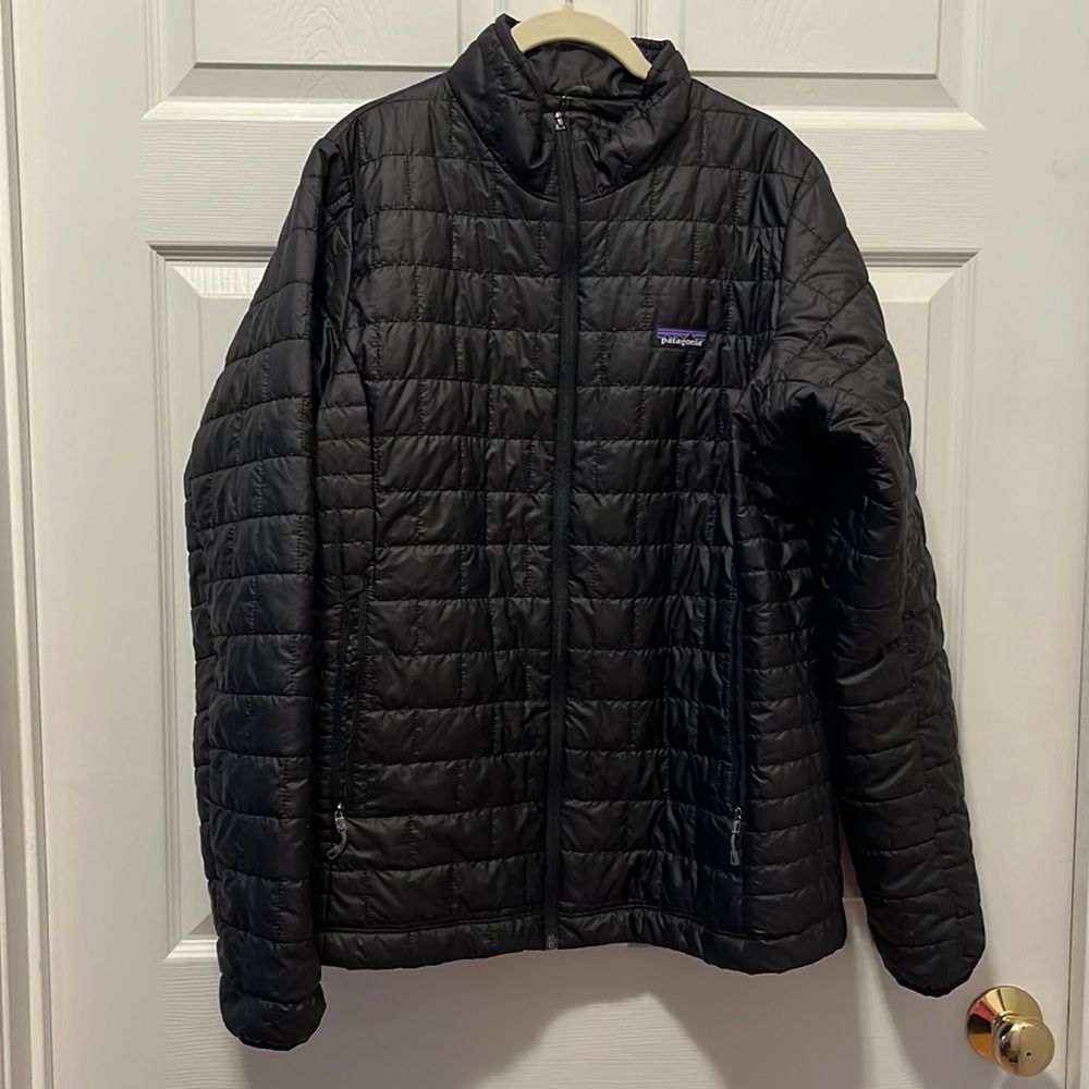 Patagonia Women’s black down jacket XL
